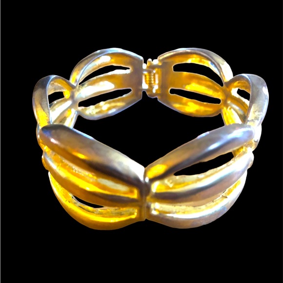 Gold Tone Disco Clasp Buckle‎ Design Bracelet Retro - Picture 2 of 4